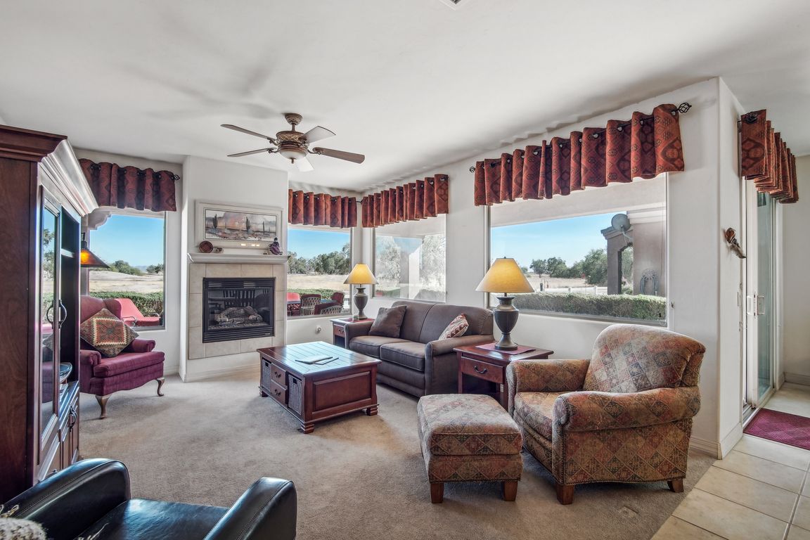 Fairway Dr-007.jpg