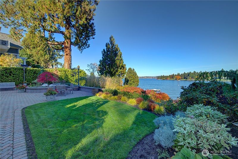 4th image of 3608 Evergreen Point Road