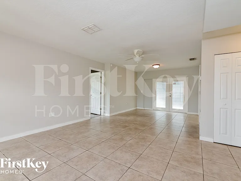 3806 Southern Pkwy W — Photo 3