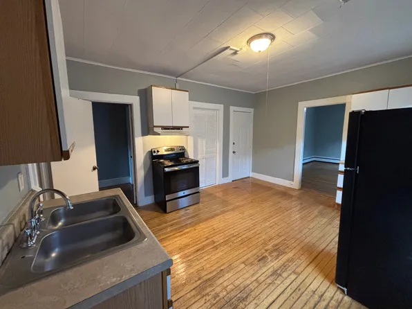 79 2nd St #3, Bangor, ME 04401