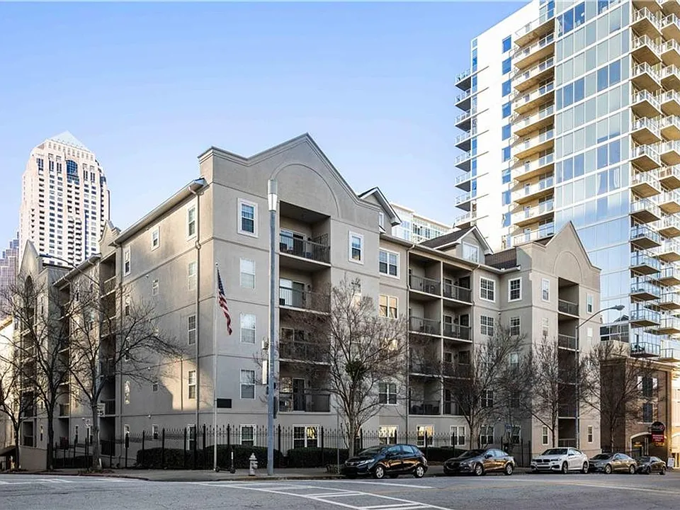 1075 Peachtree Walk NE #A203