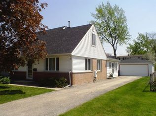 6247 W 83rd St, Burbank, IL