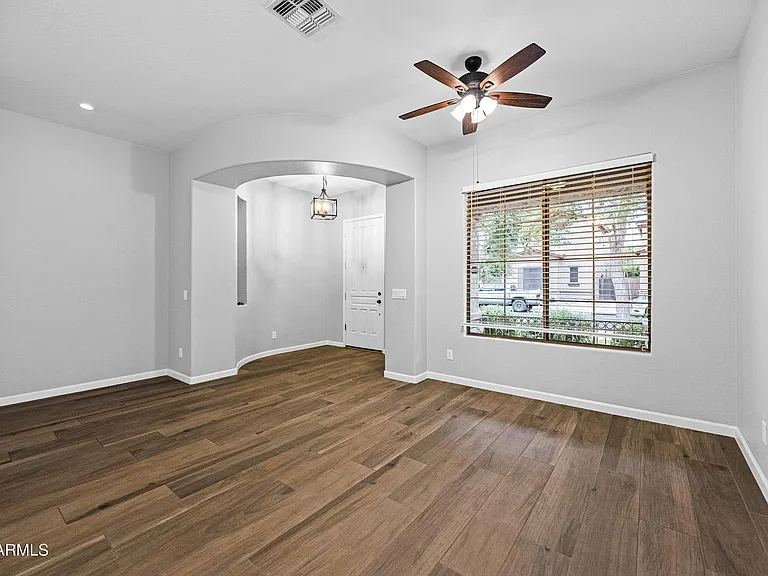 4231 E Marshall Ave — Photo 4