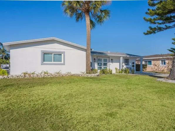 3926 Fontainebleau Dr, Rocky Point, FL 33634