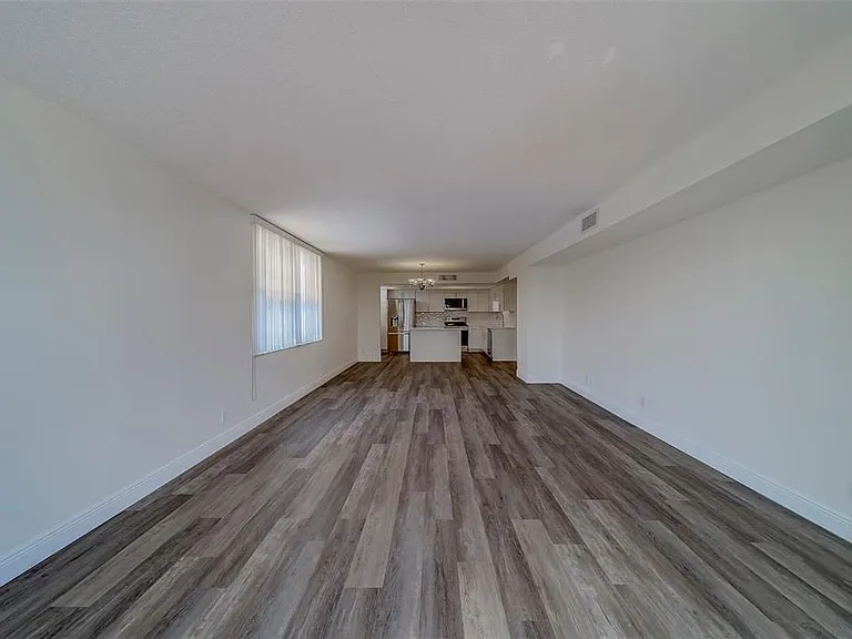 100 Oakmont Ln #504 — Photo 15