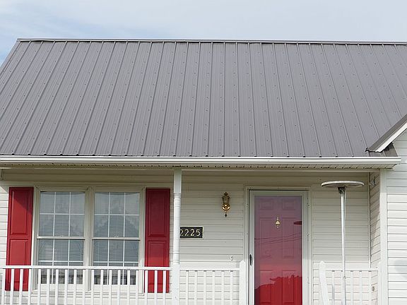 New metal roof 2/2016