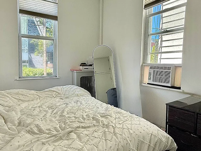 105 Jewel St #1F — Photo 4