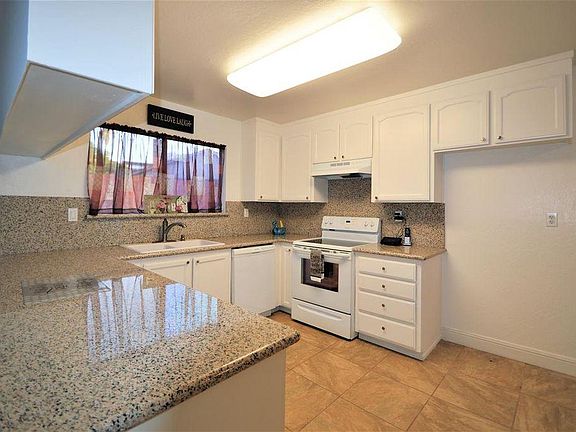 5th image of 2211 Hobart Ct