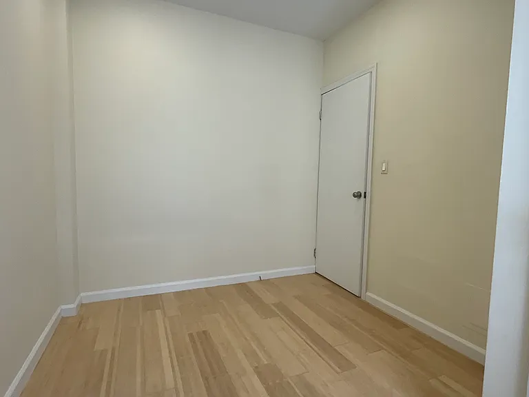 562 W 189th St #33 — Photo 3