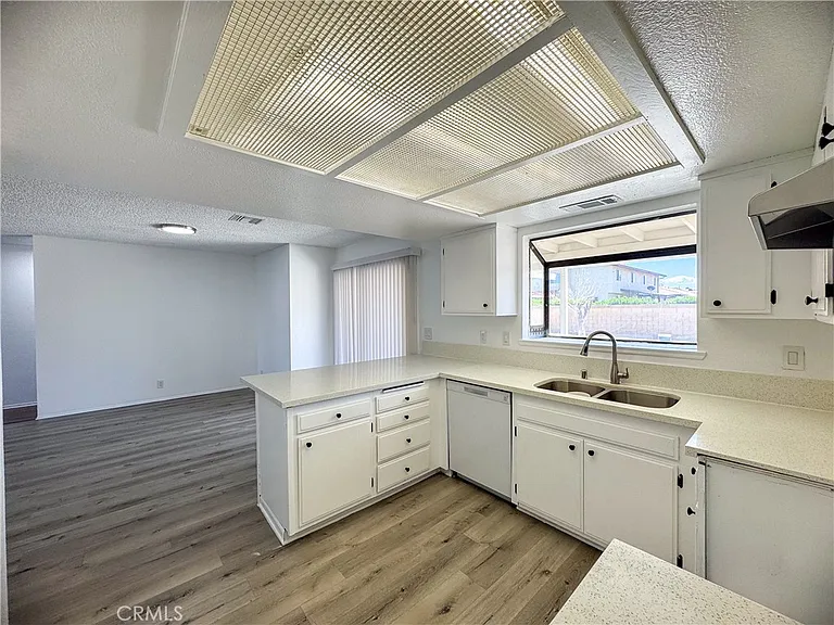 1040 Chagal Ave — Photo 9