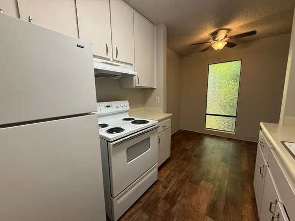 Near Everything, All Amenities! 1616 Q Street, Camellia Court Apartments, 1616 Q St APT 12, Sacramento, CA 95811