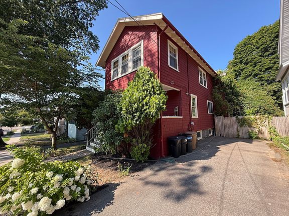 2nd image of 154 Pine St