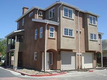 2nd image of 722 Oneil Commons