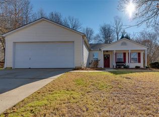 6 Willow Bend Dr, Taylors, SC 29687