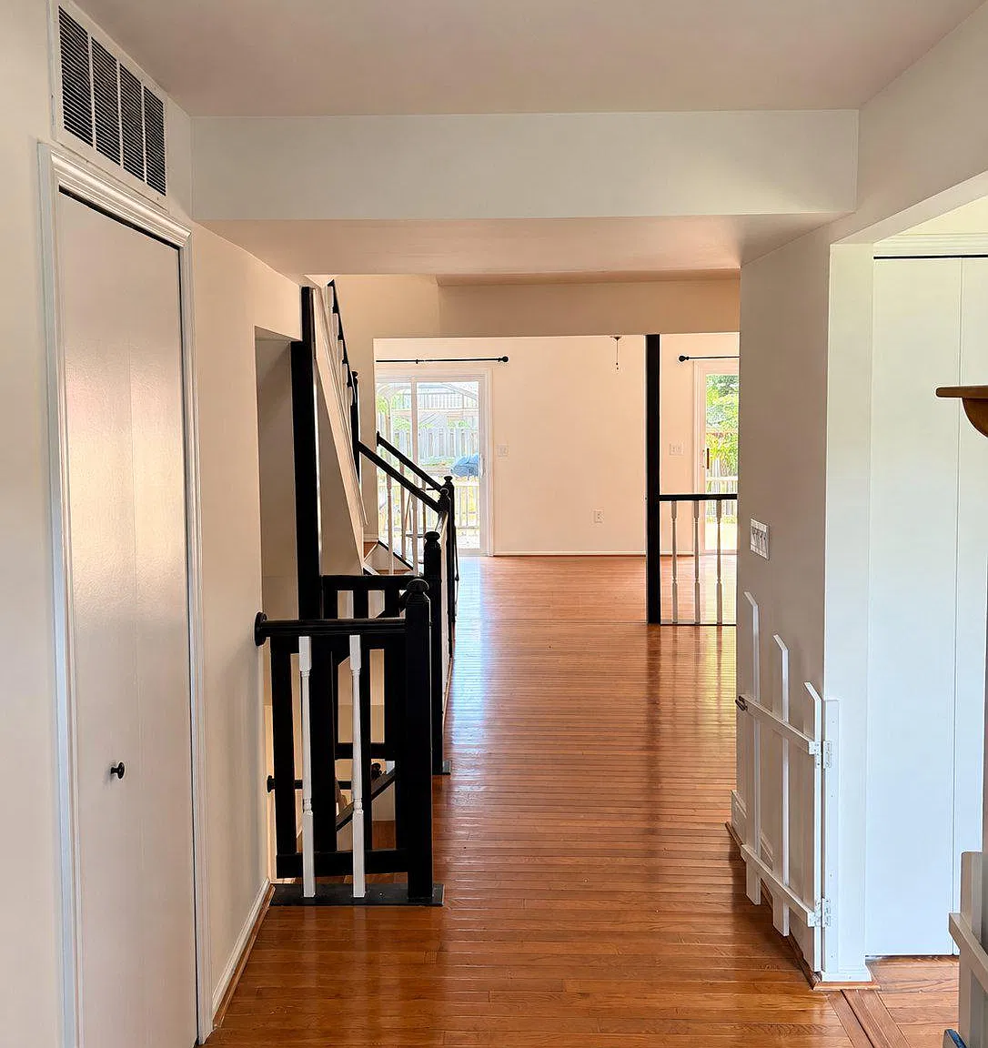 3 bed, 2.5 bath, 1900 sqft, $2,995 — Photo 2