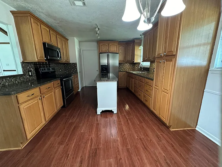 5018 Ash Ct — Photo 10