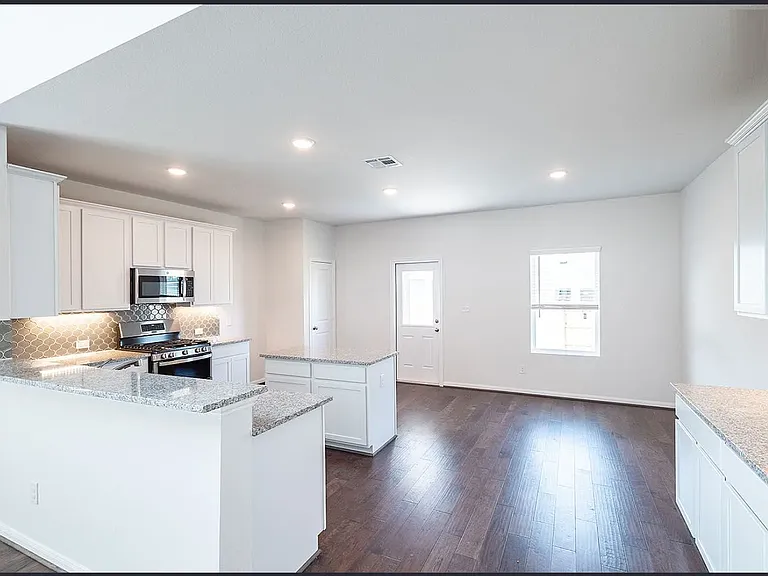 104 Greenthread Dr — Photo 12