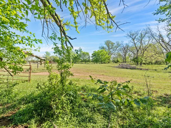 6504 Viereck Rd, Sealy, TX 77474
