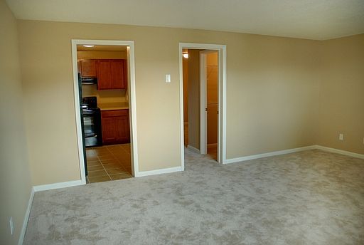 4th image of 727 Front Ave APT 10