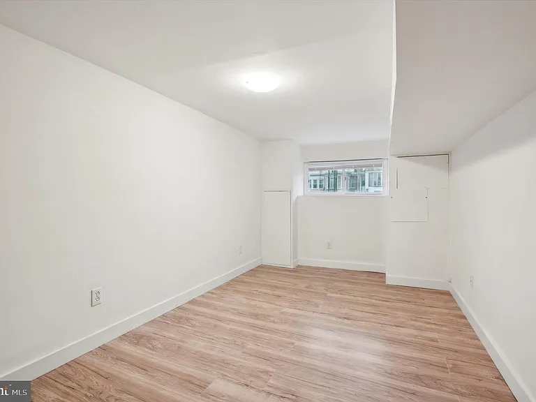 3304 W Allegheny Ave — Photo 23