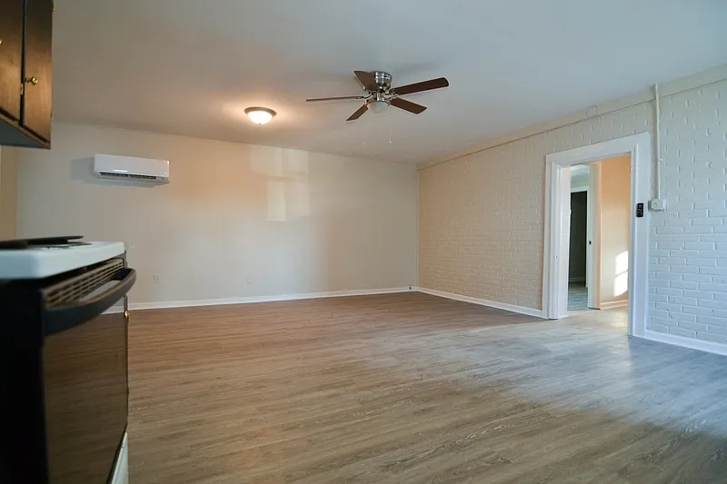 2 bed, 1.0 bath, 1000 sqft, $945 — Photo 3