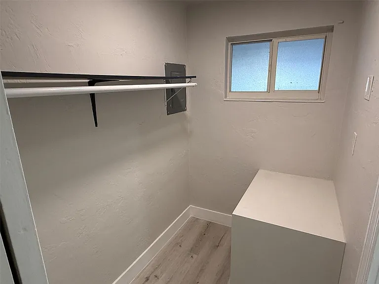 720 NE 7th St #2A — Photo 8
