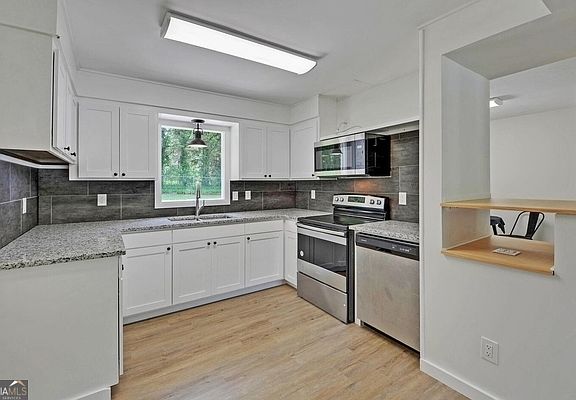 2nd image of 156 White Pine Rd