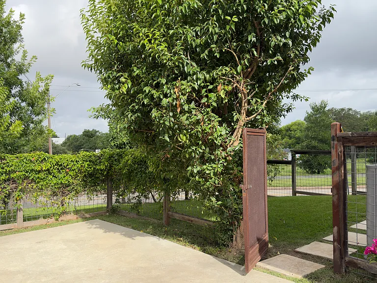 2117 Pershing Dr — Photo 35