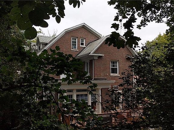 5th image of 289 Primrose Ave