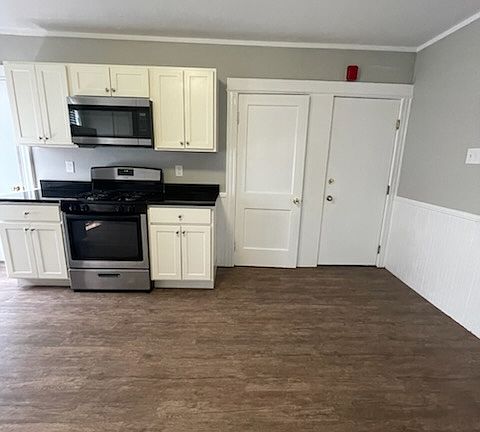 3rd image of 706 Front St #1F