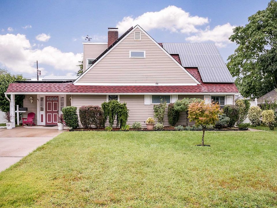 2nd image of 47 Dell Ln