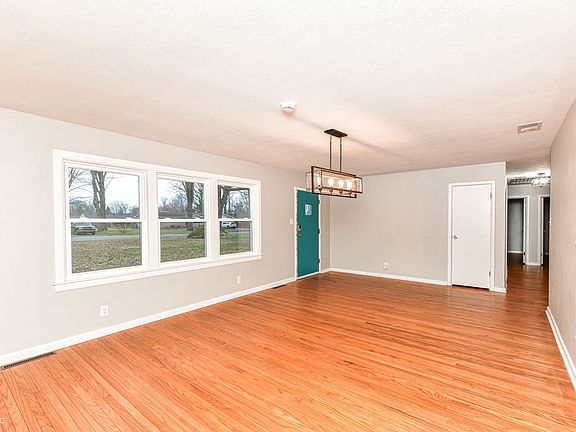 5th image of 4525 Melbourne Rd