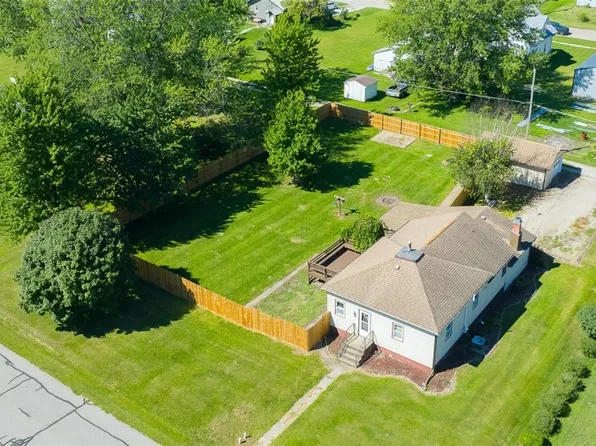 503 SE 1st St, Melcher Dallas, IA 50062
