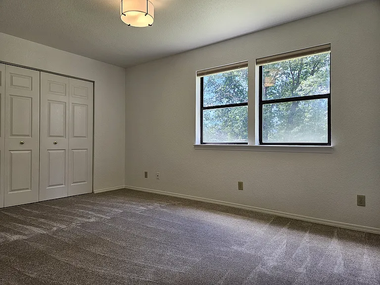 223 Bear Springs Rd #B — Photo 11