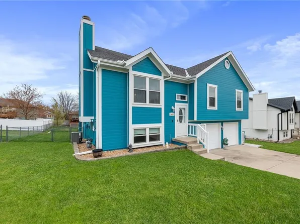 1605 Johnston Dr, Raymore, MO 64083