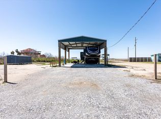 1129 Beach Front Dr, Gilchrist, TX 77617