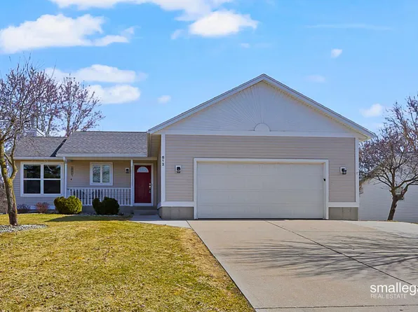 812 N Valley Ave, Fremont, MI 49412