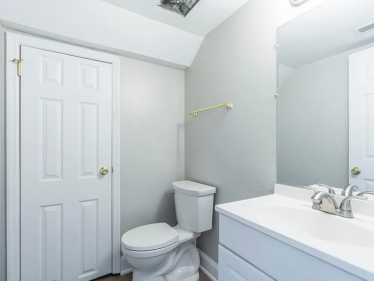 3498 Sutherland Dr — Photo 7