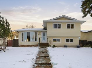 6723 40th Ave NW, Edmonton, AB T6K 1R9