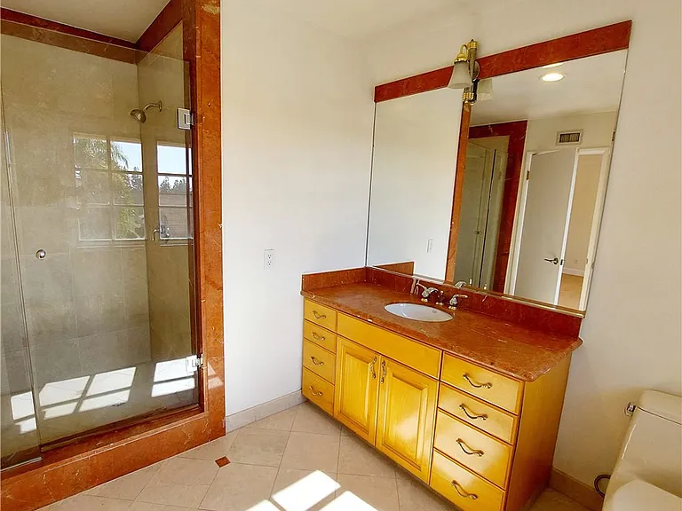 16545 Park Lane Cir — Photo 34