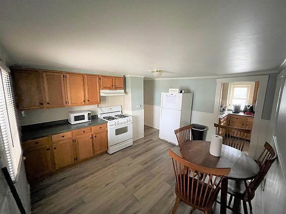 2nd image of 94 Walnut St #3