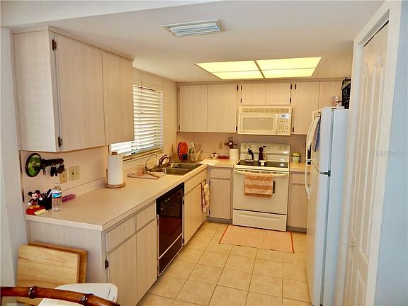 3rd image of 2292 Austrian Ln APT 30