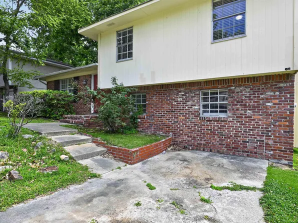 121 Redstone Dr, Birmingham, AL 35215