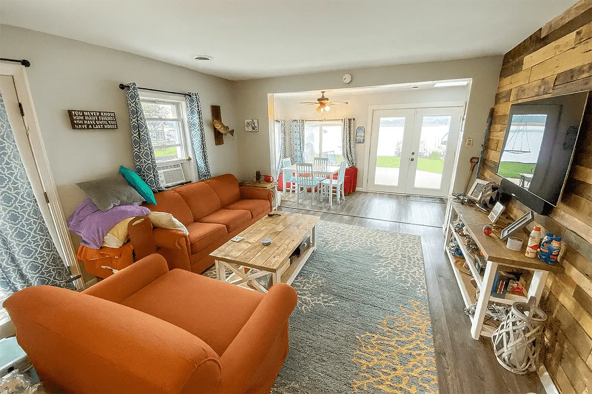 3 bed, 904 sqft, $1,700 — Photo 3