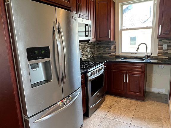 2nd image of 167 Shaw St Floor 2