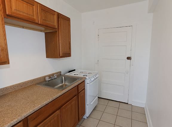 2nd image of 4608 N Beacon St #3C