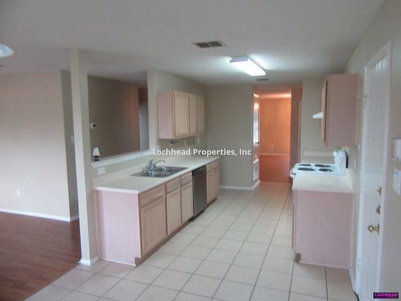4th image of 1728 Chesterwood Dr