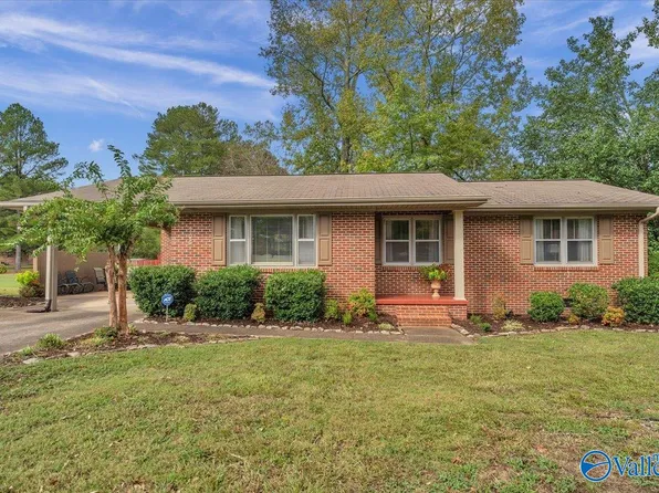 706 Adams St, Scottsboro, AL 35768