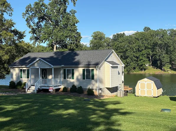 2216 Overlook Rd, Powhatan, VA 23139