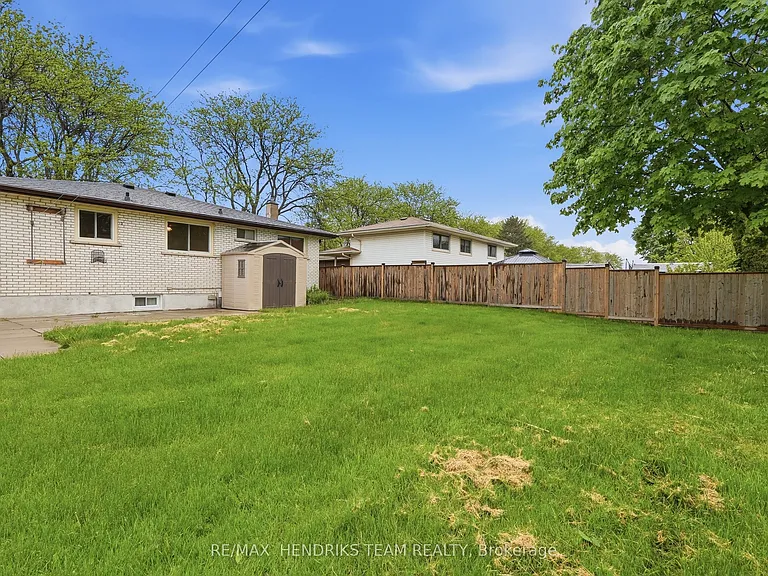 23 Crescentwood Dr — Photo 40